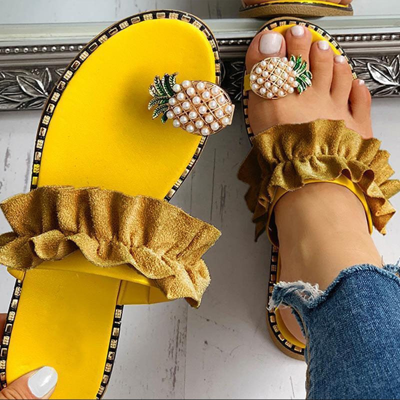 Livia™ Ruffled sandals