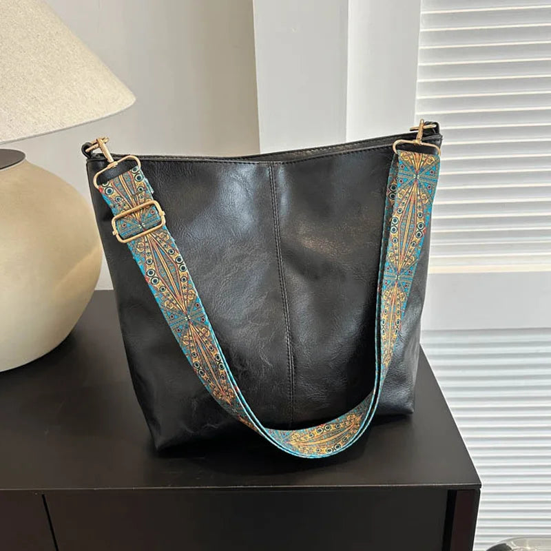 Chelsey’s Vintage Charm | Leather Shoulder Bag